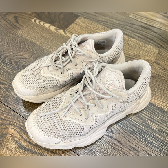 Two pairs of girls used Adidas sneakers size 3 - Picture 2 of 9